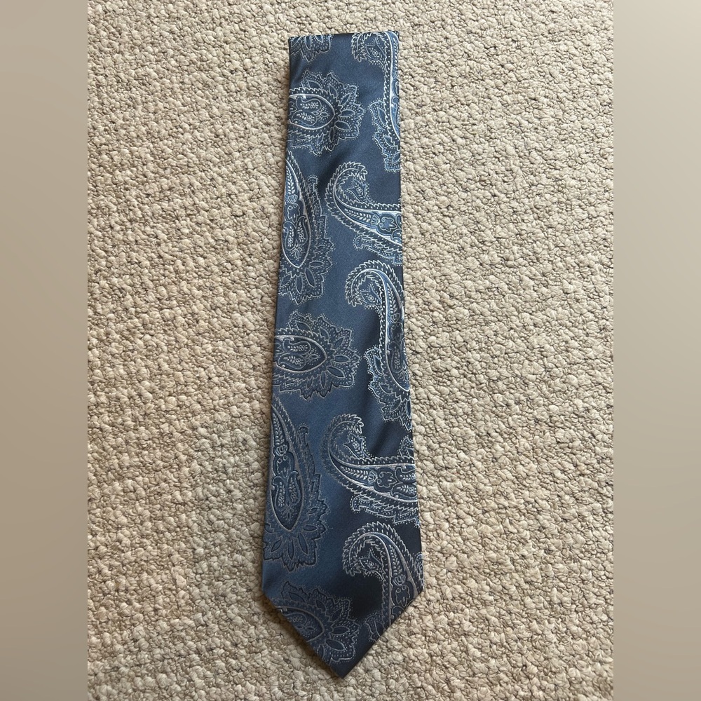 Geoffrey Beene Blue Paisley Tie